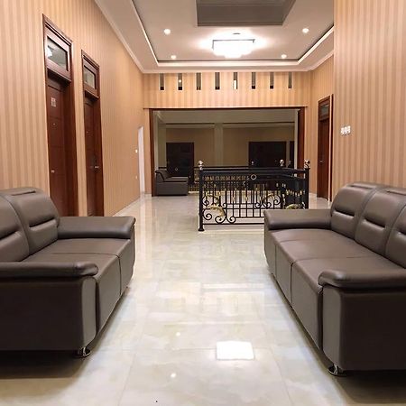 Hillside Suite Guest House Malang Exterior foto